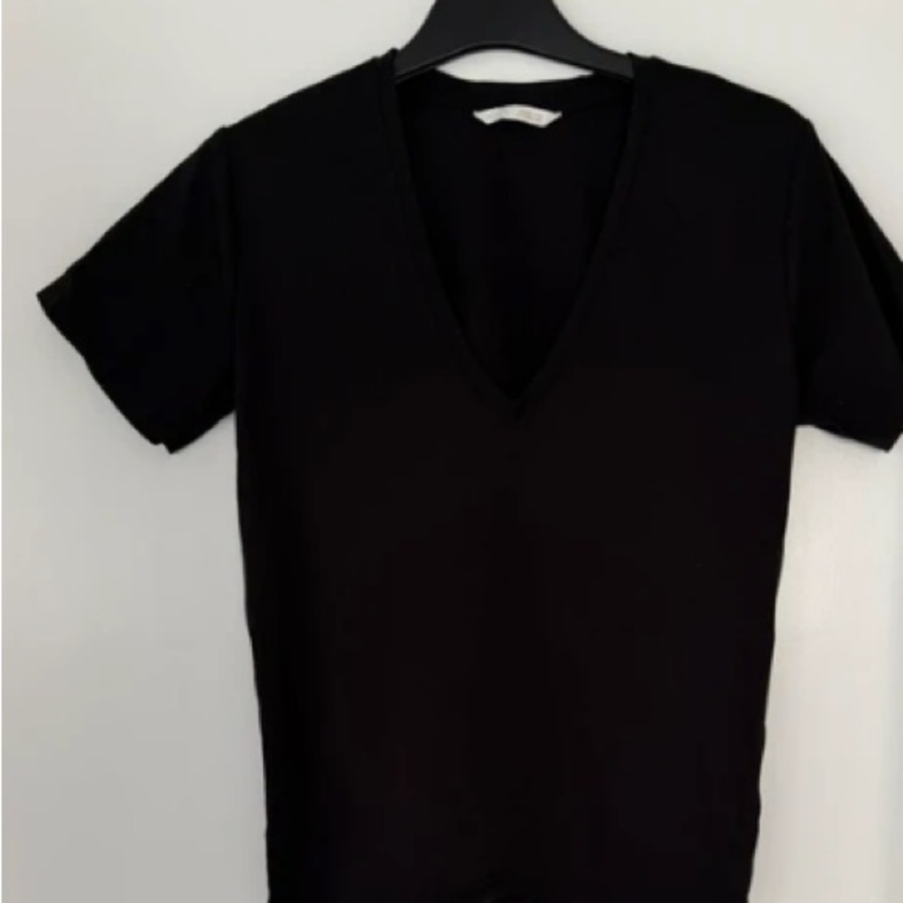 Men's Black V-Neck Short Sleeve Shirt